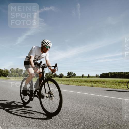 07.09.2025 - 19. Norderstedt Triathlon Michael Burmester http://msf.ph/oto/8851046 07.09.2025 11:15:27 Radfahren 300 meine-sportfotos.de