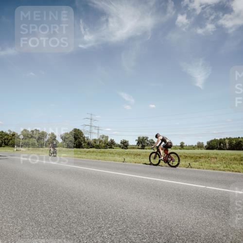 07.09.2025 - 19. Norderstedt Triathlon Michael Burmester http://msf.ph/oto/8851088 07.09.2025 14:21:42 Radfahren 417, 999, 1003 meine-sportfotos.de