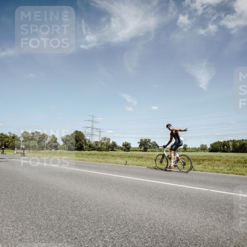 07.09.2025 - 19. Norderstedt Triathlon Michael Burmester http://msf.ph/oto/8851092 07.09.2025 14:21:44 Radfahren 417, 1003 meine-sportfotos.de