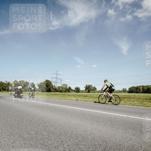 07.09.2025 - 19. Norderstedt Triathlon Michael Burmester http://msf.ph/oto/8851099 07.09.2025 14:21:47 Radfahren 872 meine-sportfotos.de