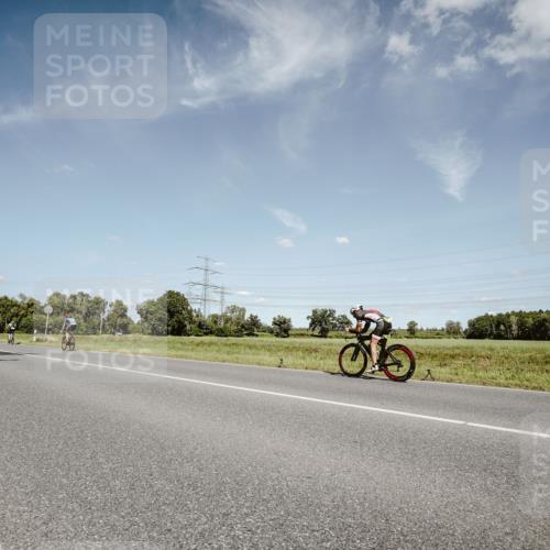 07.09.2025 - 19. Norderstedt Triathlon Michael Burmester http://msf.ph/oto/8851106 07.09.2025 14:21:50 Radfahren 872 meine-sportfotos.de