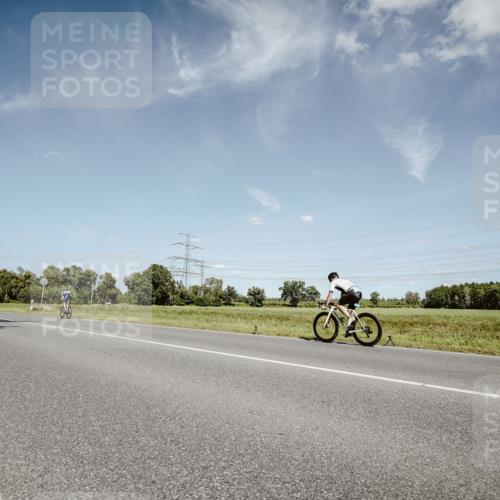 07.09.2025 - 19. Norderstedt Triathlon Michael Burmester http://msf.ph/oto/8851116 07.09.2025 14:22:03 Radfahren 1002 meine-sportfotos.de