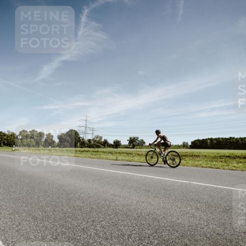 07.09.2025 - 19. Norderstedt Triathlon Michael Burmester http://msf.ph/oto/8851132 07.09.2025 11:16:57 Radfahren 196, 784 meine-sportfotos.de
