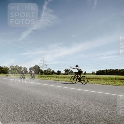 07.09.2025 - 19. Norderstedt Triathlon Michael Burmester http://msf.ph/oto/8851162 07.09.2025 11:17:19 Radfahren 1227 meine-sportfotos.de