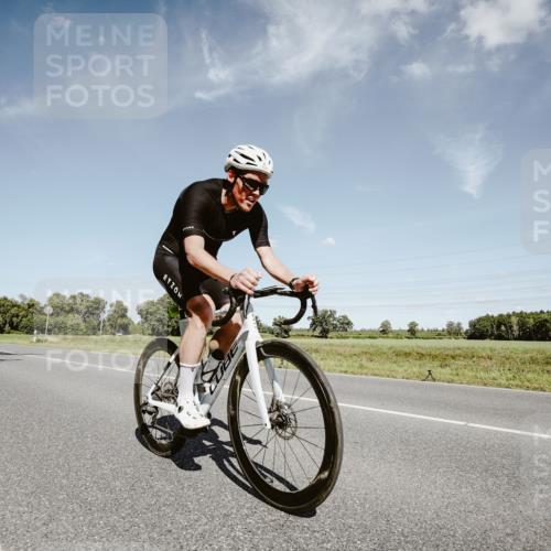 07.09.2025 - 19. Norderstedt Triathlon Michael Burmester http://msf.ph/oto/8851164 07.09.2025 14:22:32 Radfahren 911, 980, 983, 1004, 1025, 1032 meine-sportfotos.de