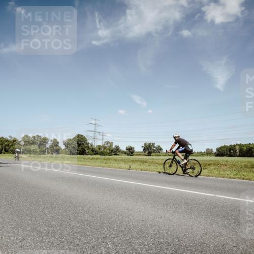 07.09.2025 - 19. Norderstedt Triathlon Michael Burmester http://msf.ph/oto/8851181 07.09.2025 14:22:45 Radfahren 880, 975 meine-sportfotos.de