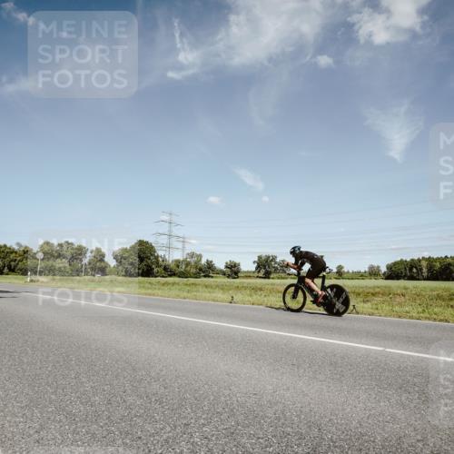 07.09.2025 - 19. Norderstedt Triathlon Michael Burmester http://msf.ph/oto/8851205 07.09.2025 14:22:54 Radfahren 369, 968, 997 meine-sportfotos.de