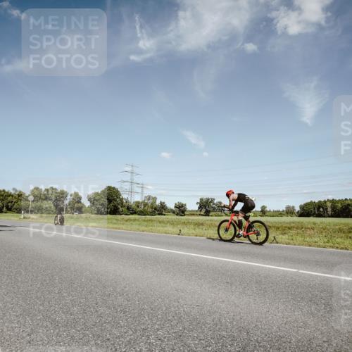 07.09.2025 - 19. Norderstedt Triathlon Michael Burmester http://msf.ph/oto/8851209 07.09.2025 14:22:56 Radfahren 968, 997 meine-sportfotos.de