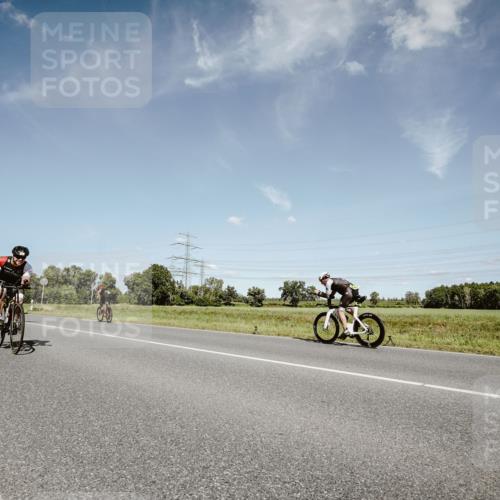 07.09.2025 - 19. Norderstedt Triathlon Michael Burmester http://msf.ph/oto/8851212 07.09.2025 14:22:57 Radfahren 968 meine-sportfotos.de