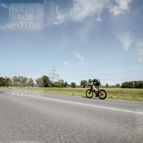 07.09.2025 - 19. Norderstedt Triathlon Michael Burmester http://msf.ph/oto/8851219 07.09.2025 14:23:05 Radfahren 1501 meine-sportfotos.de