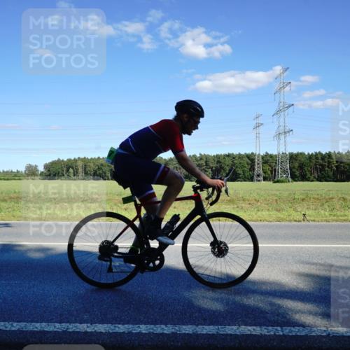 07.09.2025 - 19. Norderstedt Triathlon Michael Burmester http://msf.ph/oto/8851220 07.09.2025 15:40:14 Radfahren 868, 1497, 1526 meine-sportfotos.de