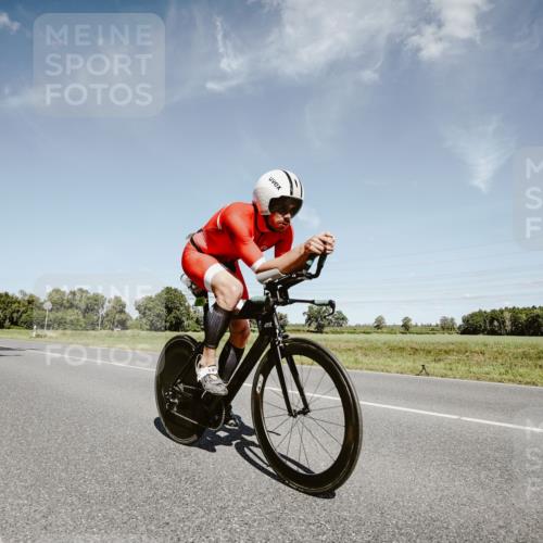 07.09.2025 - 19. Norderstedt Triathlon Michael Burmester http://msf.ph/oto/8851230 07.09.2025 14:23:12 Radfahren 974 meine-sportfotos.de