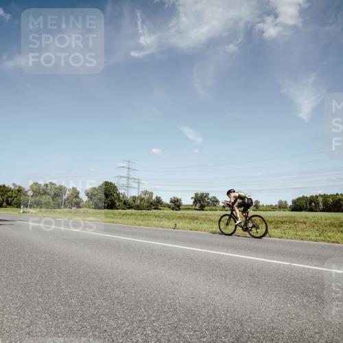 07.09.2025 - 19. Norderstedt Triathlon Michael Burmester http://msf.ph/oto/8851233 07.09.2025 14:23:14 Radfahren 974 meine-sportfotos.de