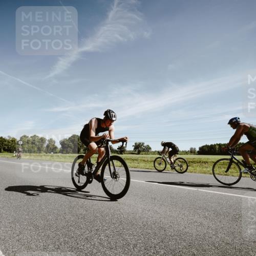 07.09.2025 - 19. Norderstedt Triathlon Michael Burmester http://msf.ph/oto/8851245 07.09.2025 11:19:01 Radfahren 749, 1179, 1208 meine-sportfotos.de