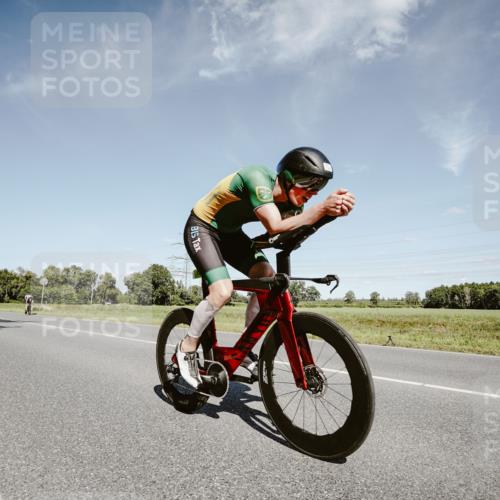 07.09.2025 - 19. Norderstedt Triathlon Michael Burmester http://msf.ph/oto/8851258 07.09.2025 14:23:40 Radfahren 1502 meine-sportfotos.de