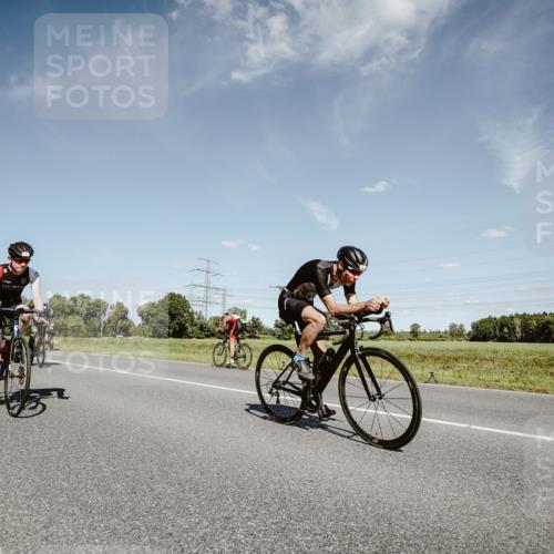 07.09.2025 - 19. Norderstedt Triathlon Michael Burmester http://msf.ph/oto/8851295 07.09.2025 14:24:07 Radfahren 410, 965, 970, 996, 1431, 1505 meine-sportfotos.de