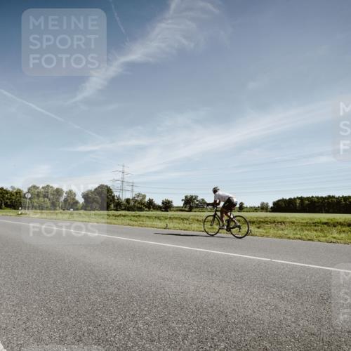 07.09.2025 - 19. Norderstedt Triathlon Michael Burmester http://msf.ph/oto/8851297 07.09.2025 11:19:57 Radfahren 228 meine-sportfotos.de