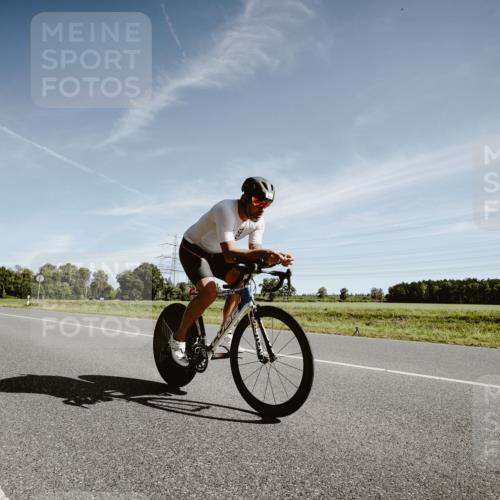 07.09.2025 - 19. Norderstedt Triathlon Michael Burmester http://msf.ph/oto/8851301 07.09.2025 11:20:03 Radfahren 284 meine-sportfotos.de