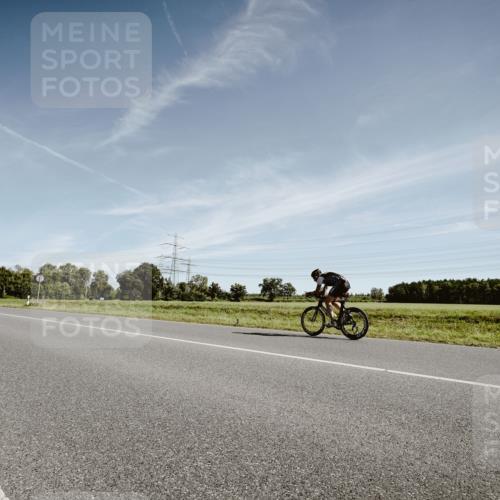 07.09.2025 - 19. Norderstedt Triathlon Michael Burmester http://msf.ph/oto/8851304 07.09.2025 11:20:06 Radfahren  meine-sportfotos.de