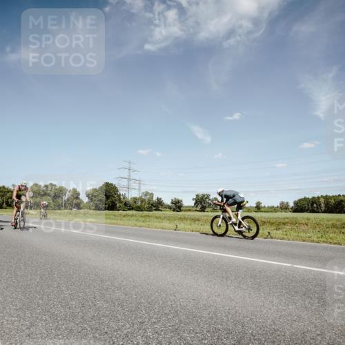 07.09.2025 - 19. Norderstedt Triathlon Michael Burmester http://msf.ph/oto/8851306 07.09.2025 14:24:09 Radfahren 410, 965, 970, 996, 1018, 1505 meine-sportfotos.de