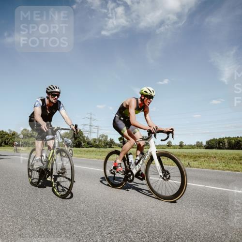 07.09.2025 - 19. Norderstedt Triathlon Michael Burmester http://msf.ph/oto/8851310 07.09.2025 14:24:09 Radfahren 410, 965, 970, 996, 1018, 1505 meine-sportfotos.de