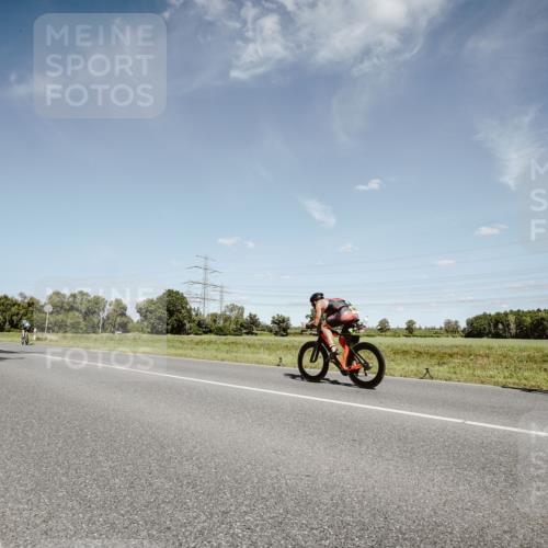 07.09.2025 - 19. Norderstedt Triathlon Michael Burmester http://msf.ph/oto/8851313 07.09.2025 14:24:11 Radfahren 410, 996, 1018, 1505 meine-sportfotos.de