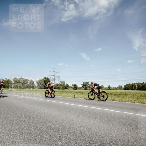 07.09.2025 - 19. Norderstedt Triathlon Michael Burmester http://msf.ph/oto/8851317 07.09.2025 14:24:11 Radfahren 410, 996, 1018, 1505 meine-sportfotos.de