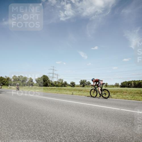 07.09.2025 - 19. Norderstedt Triathlon Michael Burmester http://msf.ph/oto/8851330 07.09.2025 14:24:16 Radfahren 392, 394 meine-sportfotos.de