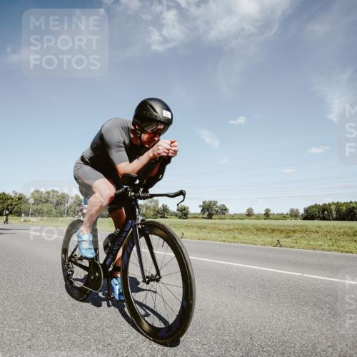 07.09.2025 - 19. Norderstedt Triathlon Michael Burmester http://msf.ph/oto/8851334 07.09.2025 14:24:17 Radfahren 392, 394 meine-sportfotos.de