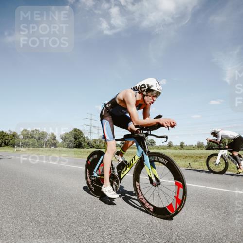 07.09.2025 - 19. Norderstedt Triathlon Michael Burmester http://msf.ph/oto/8851338 07.09.2025 14:24:19 Radfahren 392, 394 meine-sportfotos.de