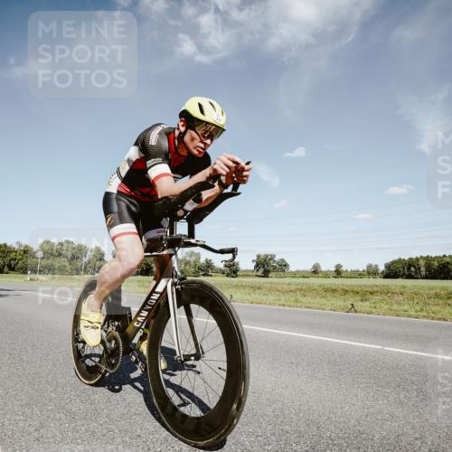 07.09.2025 - 19. Norderstedt Triathlon Michael Burmester http://msf.ph/oto/8851352 07.09.2025 14:24:25 Radfahren 363, 978, 1011 meine-sportfotos.de