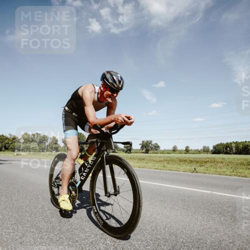 07.09.2025 - 19. Norderstedt Triathlon Michael Burmester http://msf.ph/oto/8851369 07.09.2025 14:24:41 Radfahren 988 meine-sportfotos.de