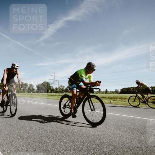 07.09.2025 - 19. Norderstedt Triathlon Michael Burmester http://msf.ph/oto/8851392 07.09.2025 11:21:26 Radfahren 770, 774, 834 meine-sportfotos.de