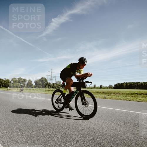 07.09.2025 - 19. Norderstedt Triathlon Michael Burmester http://msf.ph/oto/8851452 07.09.2025 11:22:25 Radfahren 833, 1377 meine-sportfotos.de