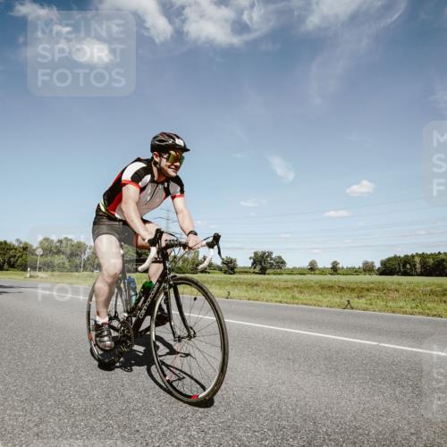07.09.2025 - 19. Norderstedt Triathlon Michael Burmester http://msf.ph/oto/8851461 07.09.2025 14:25:55 Radfahren 863, 879 meine-sportfotos.de