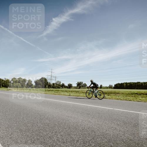 07.09.2025 - 19. Norderstedt Triathlon Michael Burmester http://msf.ph/oto/8851463 07.09.2025 11:22:32 Radfahren 714, 1207 meine-sportfotos.de