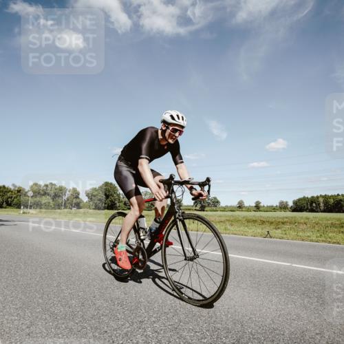 07.09.2025 - 19. Norderstedt Triathlon Michael Burmester http://msf.ph/oto/8851464 07.09.2025 14:25:57 Radfahren 863, 879 meine-sportfotos.de