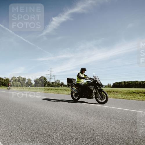 07.09.2025 - 19. Norderstedt Triathlon Michael Burmester http://msf.ph/oto/8851472 07.09.2025 11:22:37 Radfahren 714, 734 meine-sportfotos.de