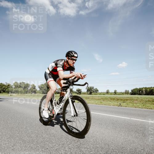 07.09.2025 - 19. Norderstedt Triathlon Michael Burmester http://msf.ph/oto/8851474 07.09.2025 14:26:08 Radfahren 979 meine-sportfotos.de