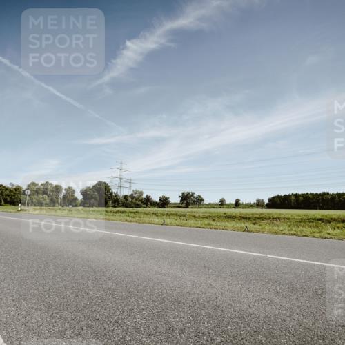 07.09.2025 - 19. Norderstedt Triathlon Michael Burmester http://msf.ph/oto/8851479 07.09.2025 11:22:41 Radfahren 734, 1157, 1184 meine-sportfotos.de