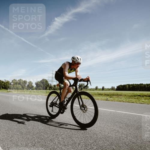 07.09.2025 - 19. Norderstedt Triathlon Michael Burmester http://msf.ph/oto/8851482 07.09.2025 11:22:42 Radfahren 734, 1157, 1184 meine-sportfotos.de
