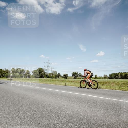 07.09.2025 - 19. Norderstedt Triathlon Michael Burmester http://msf.ph/oto/8851493 07.09.2025 14:26:21 Radfahren 877 meine-sportfotos.de