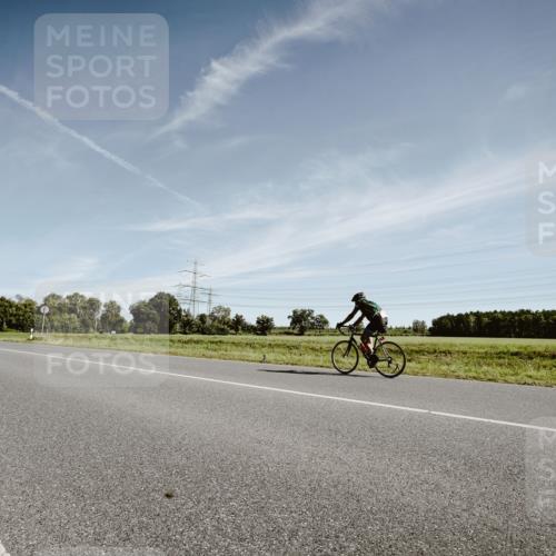 07.09.2025 - 19. Norderstedt Triathlon Michael Burmester http://msf.ph/oto/8851498 07.09.2025 11:22:58 Radfahren 199, 1155 meine-sportfotos.de