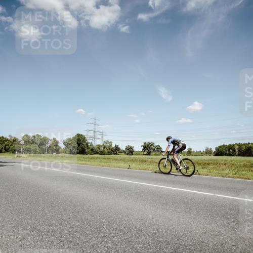 07.09.2025 - 19. Norderstedt Triathlon Michael Burmester http://msf.ph/oto/8851513 07.09.2025 14:26:40 Radfahren 1001 meine-sportfotos.de