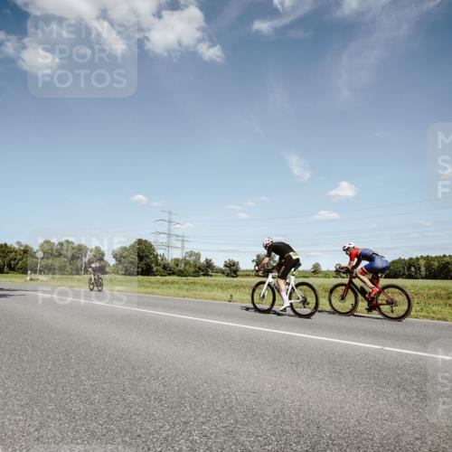07.09.2025 - 19. Norderstedt Triathlon Michael Burmester http://msf.ph/oto/8851547 07.09.2025 14:26:55 Radfahren 450, 972 meine-sportfotos.de