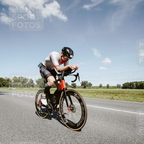 07.09.2025 - 19. Norderstedt Triathlon Michael Burmester http://msf.ph/oto/8851585 07.09.2025 14:27:15 Radfahren 1401 meine-sportfotos.de