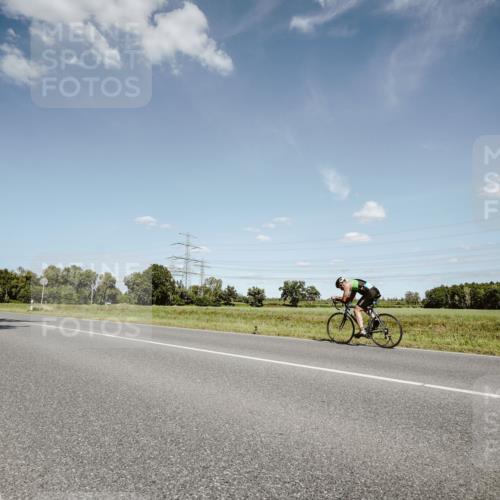 07.09.2025 - 19. Norderstedt Triathlon Michael Burmester http://msf.ph/oto/8851589 07.09.2025 14:27:16 Radfahren 1401 meine-sportfotos.de