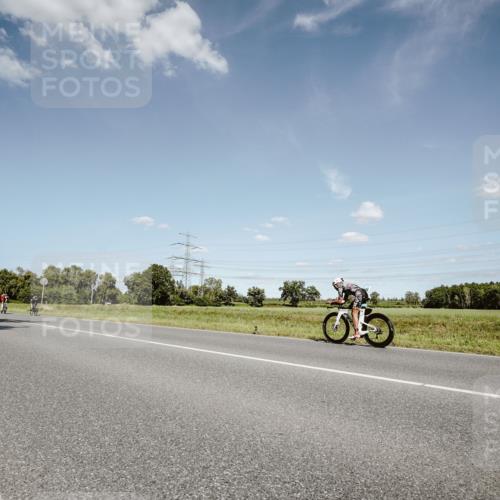 07.09.2025 - 19. Norderstedt Triathlon Michael Burmester http://msf.ph/oto/8851602 07.09.2025 14:27:24 Radfahren 993, 1026, 1469 meine-sportfotos.de