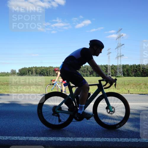 07.09.2025 - 19. Norderstedt Triathlon Michael Burmester http://msf.ph/oto/8851636 07.09.2025 15:44:37 Radfahren 401, 1475, 1482 meine-sportfotos.de