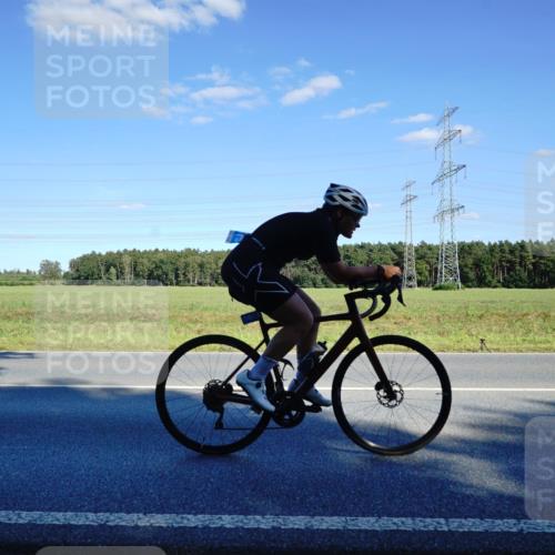 07.09.2025 - 19. Norderstedt Triathlon Michael Burmester http://msf.ph/oto/8851640 07.09.2025 15:44:38 Radfahren 401, 1475, 1482 meine-sportfotos.de